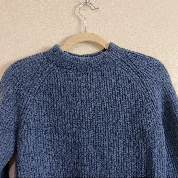 Banana Republic Aire Waffle Knit Sweater Pullover Wool Blend Blue Size Small - Picture 5 of 10